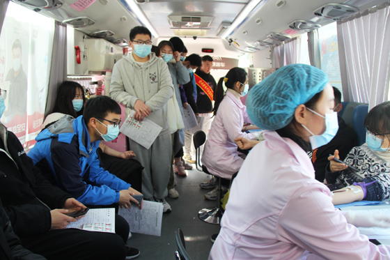 飛揚熱血青春 匯集愛心洪流——安康學院積極開展冬季獻血活動