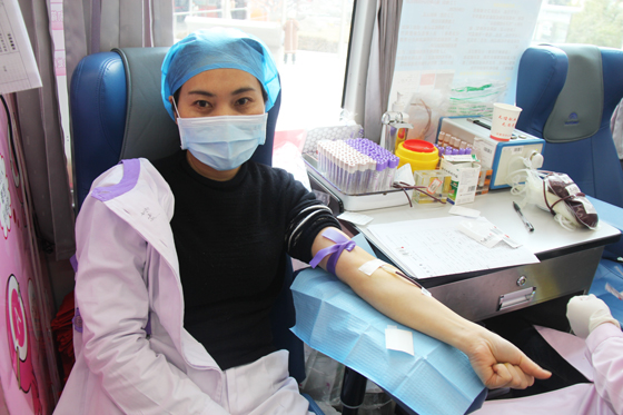 醫者仁心 大愛無疆 挽袖獻血 守護生命 ——安康市人民醫院開展冬季愛心獻血活動