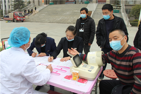 人民警察一心為民,捋袖捐血鐵血柔情——安康市公安局積極開展冬季獻(xiàn)血活動
