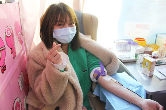 血液是生命的禮物——中國聯通安康市分公司、安康大數據運營有限公司聯合開展冬季應急獻血活動