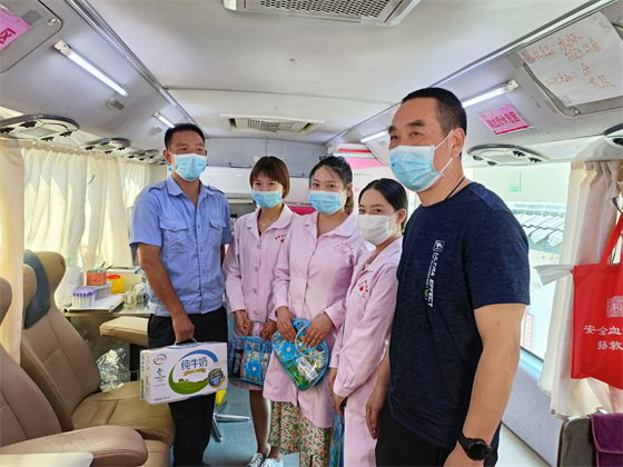 戰高溫 斗酷暑 守崗位 保供應 ——安康市中心血站開展夏季慰問活動